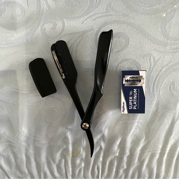 Black Straight Shaving Barber Razor with Blades - Picture 1 of 3